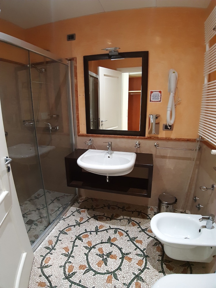 Hotel Aurora E Del Benessere 66/70