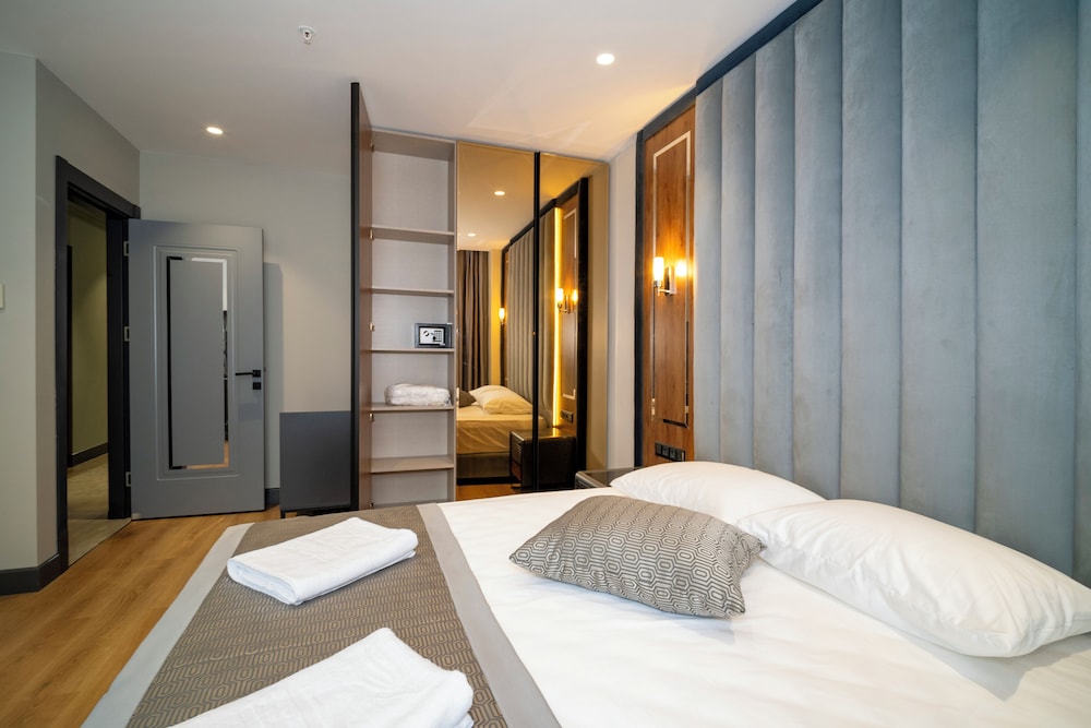 Rusel Park Residence 12/50