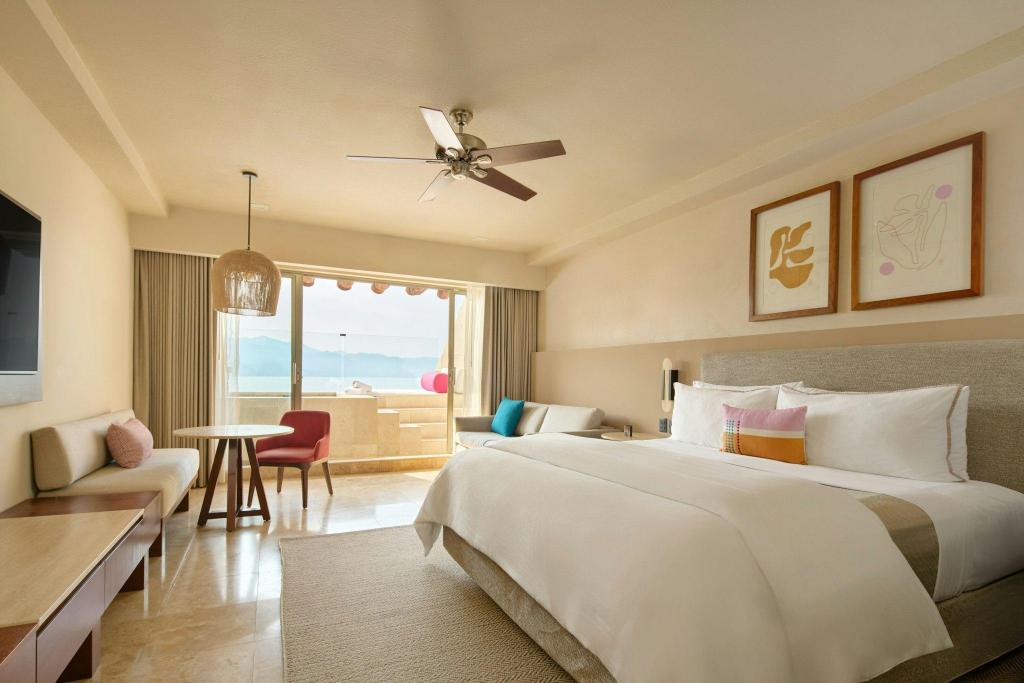 Skypool, Junior Suite, King Bed, Ocean View, Sofa, Plunge Pool, High Floor