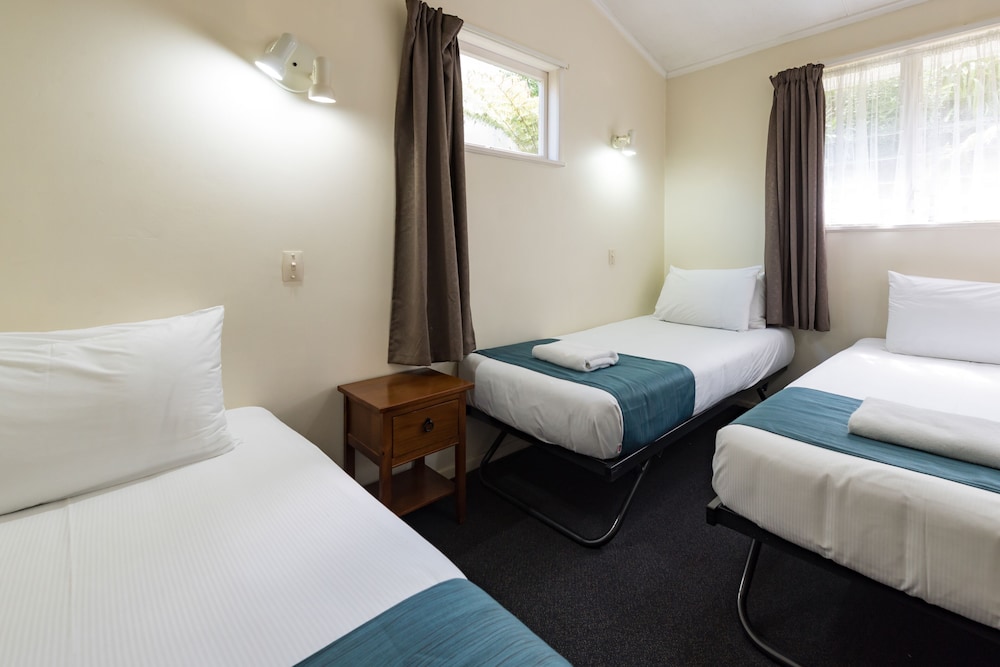 The Captains Motel 15/61