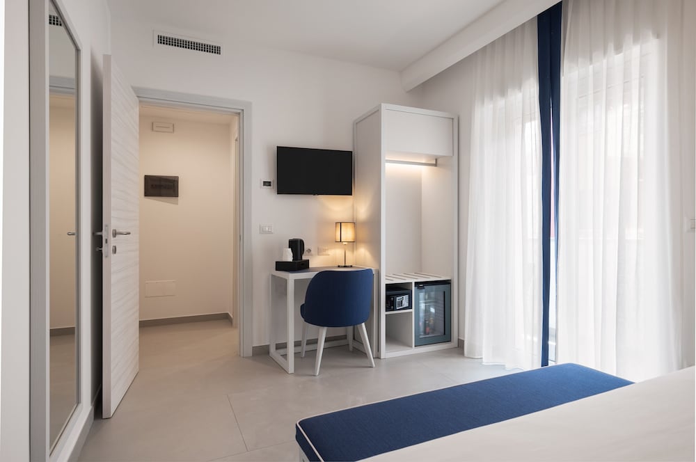 Seaside Hotel 32/42