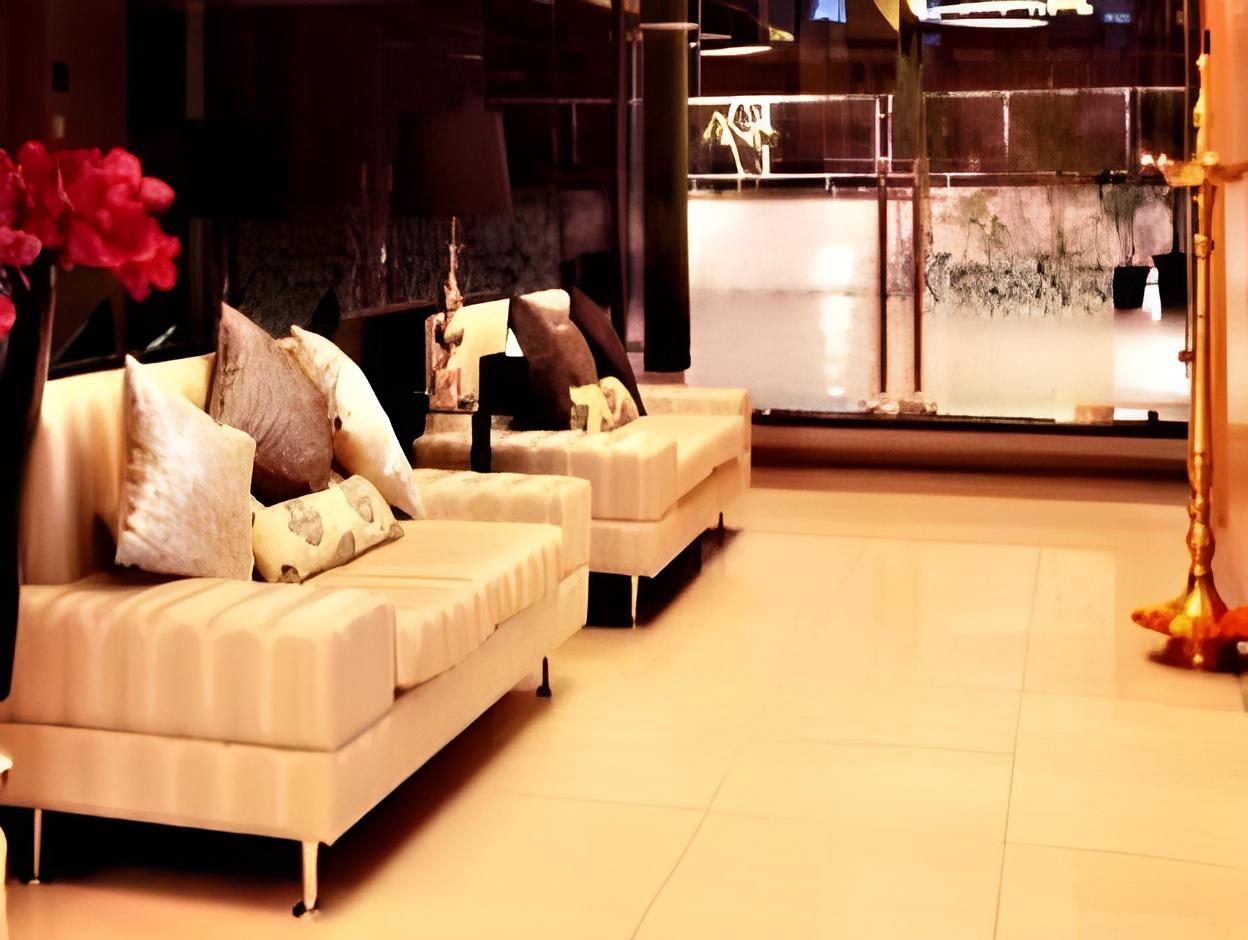 Mumbai Metro - The Executive Hotel 17/42
