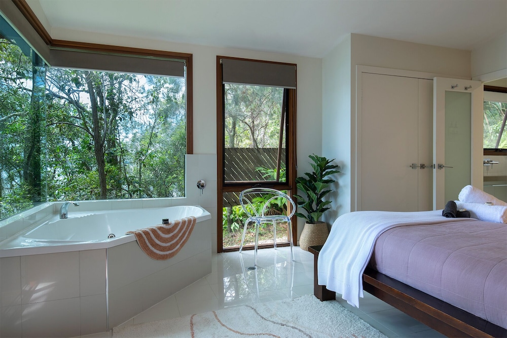 3 Bedrooms, Lake, Luxury, House, 2 King Beds, Single Bed