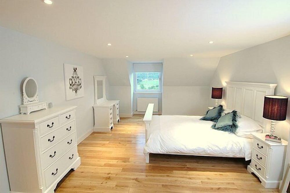 bcc lochness cottages