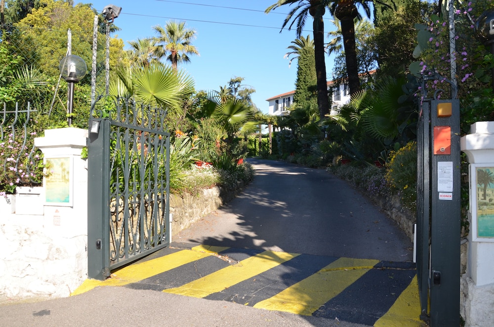 Hôtel Des Mimosas 33/47
