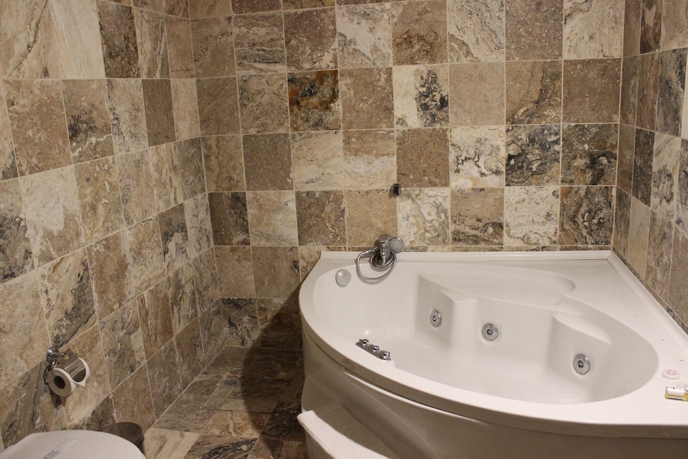 Dilek Tepesi Cave Hotel 35/36