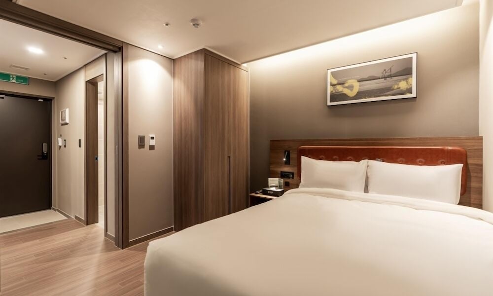 Cotice Ambassador Haeundae 8/48