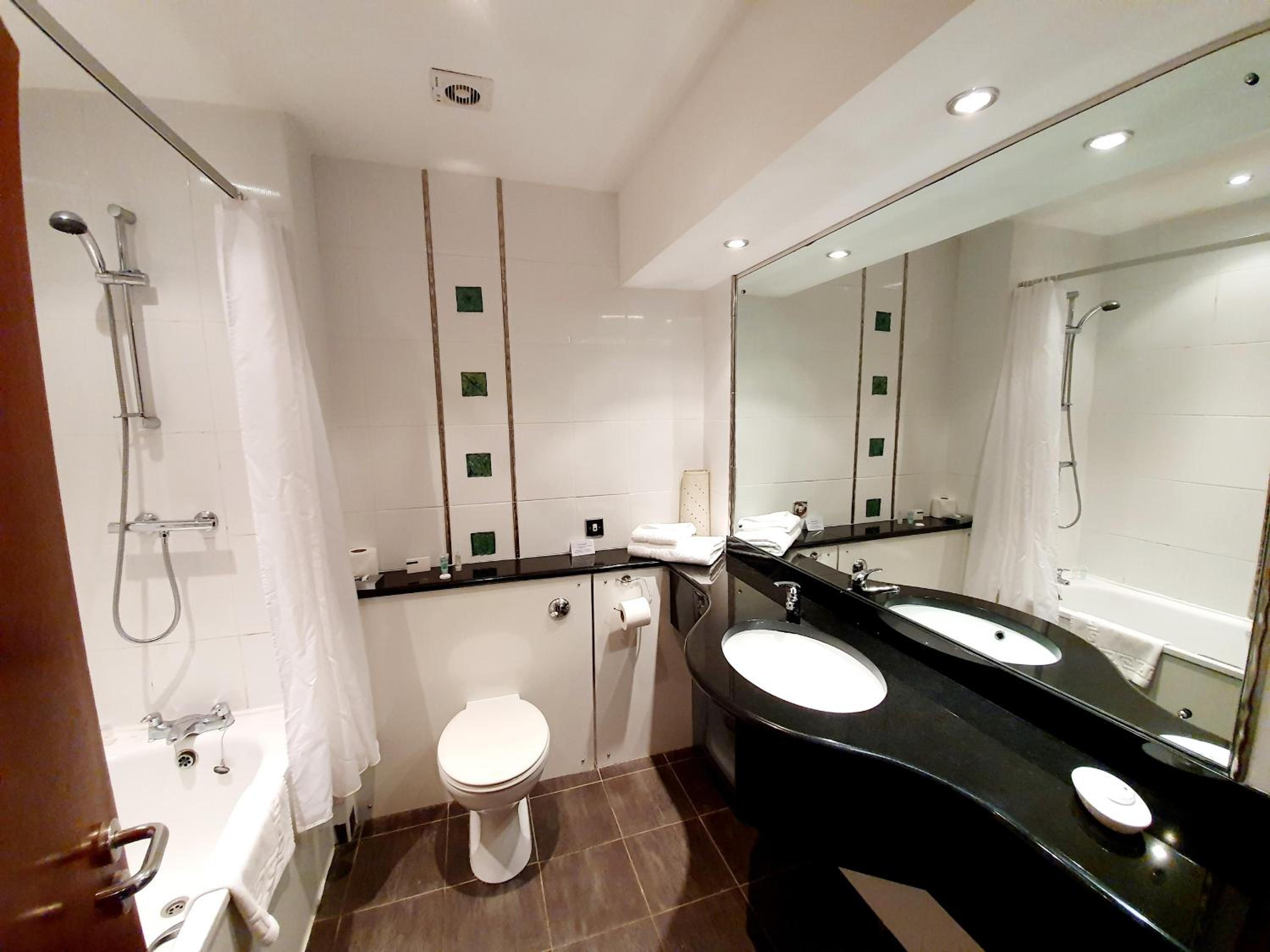 Towers Hotel & Spa 35/37