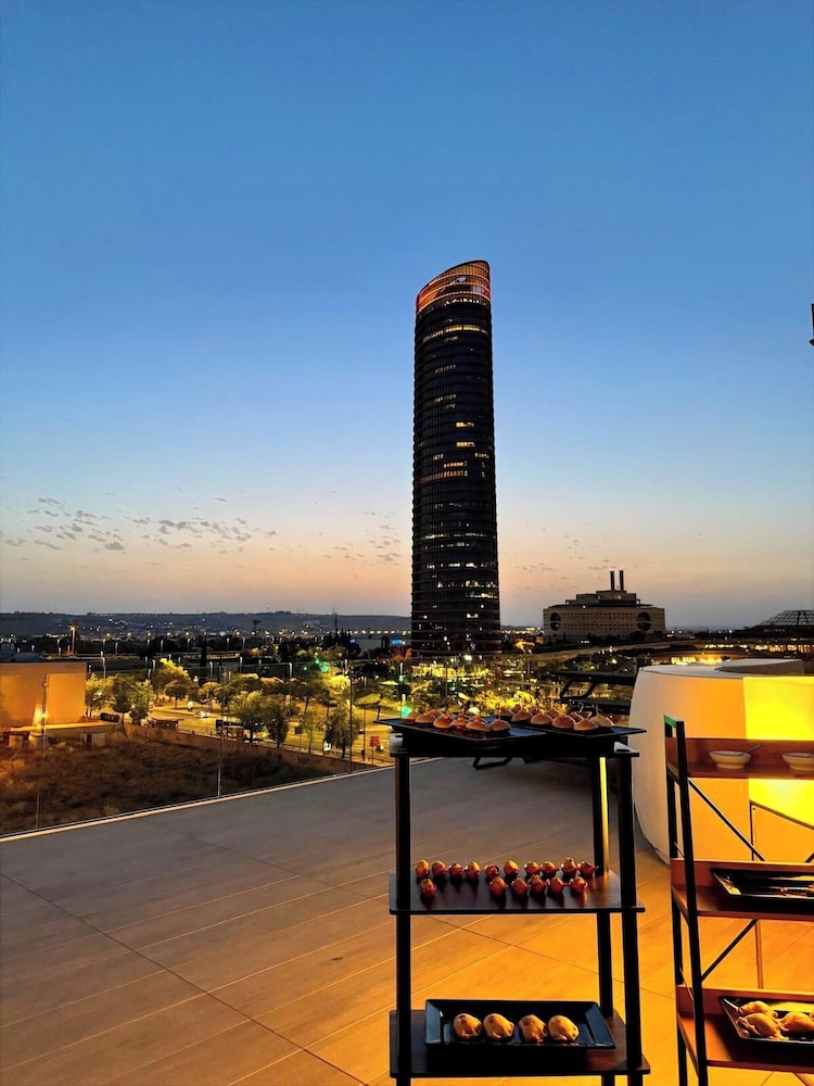 Ribera de Triana Hotel 46/50