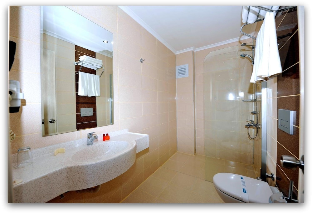 Mesut Hotel 45/45