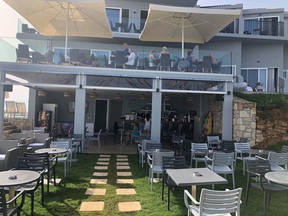 Golden Coast Resort in Zakynthos
