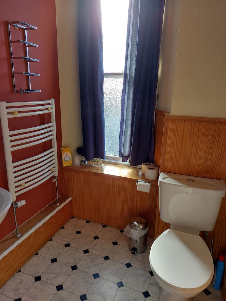 Eddlewood Guest House 39/43