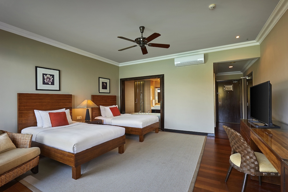 The Taaras Beach and Spa Resort 6/50