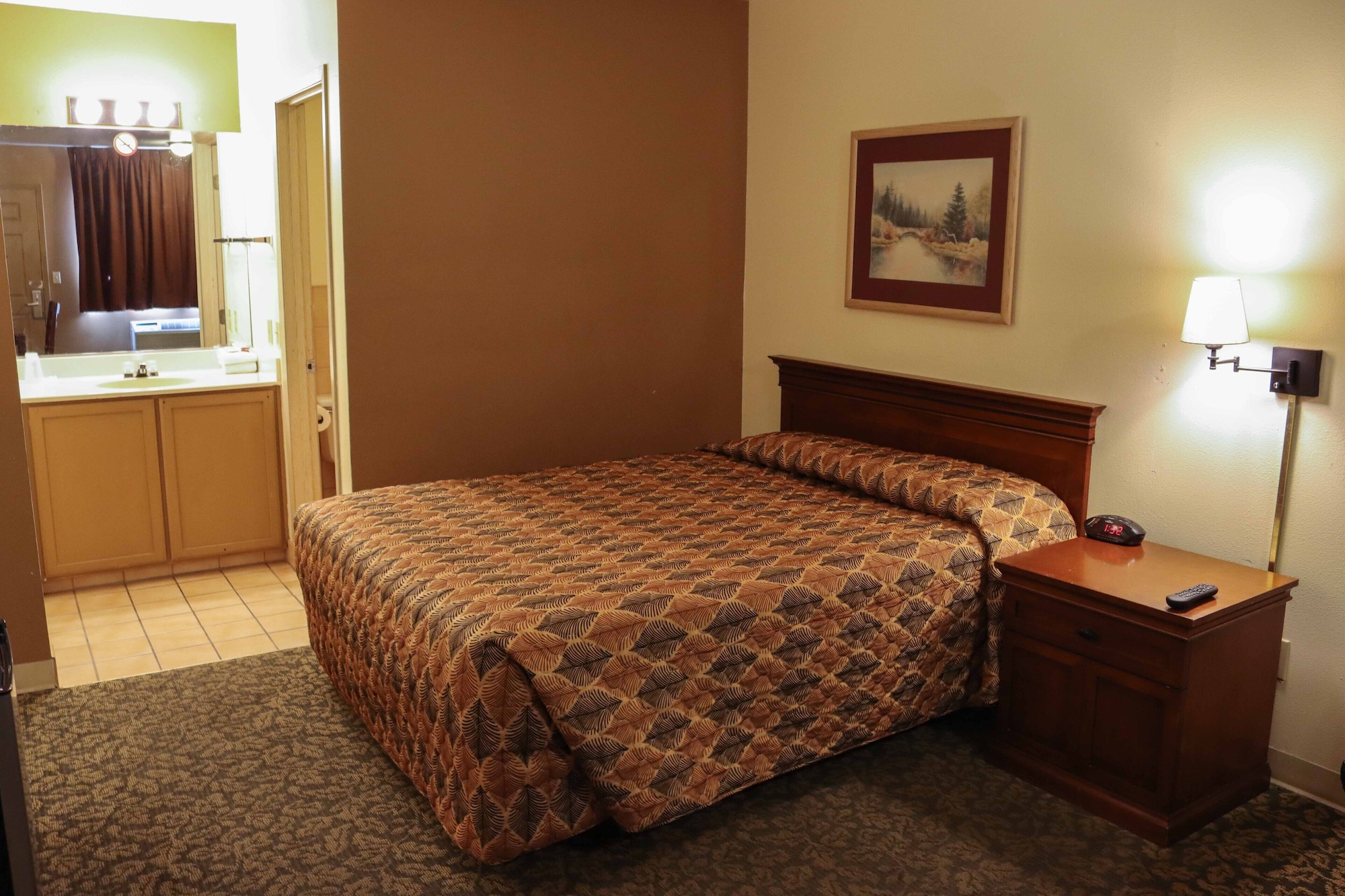 STANDARD, QUEEN BED
