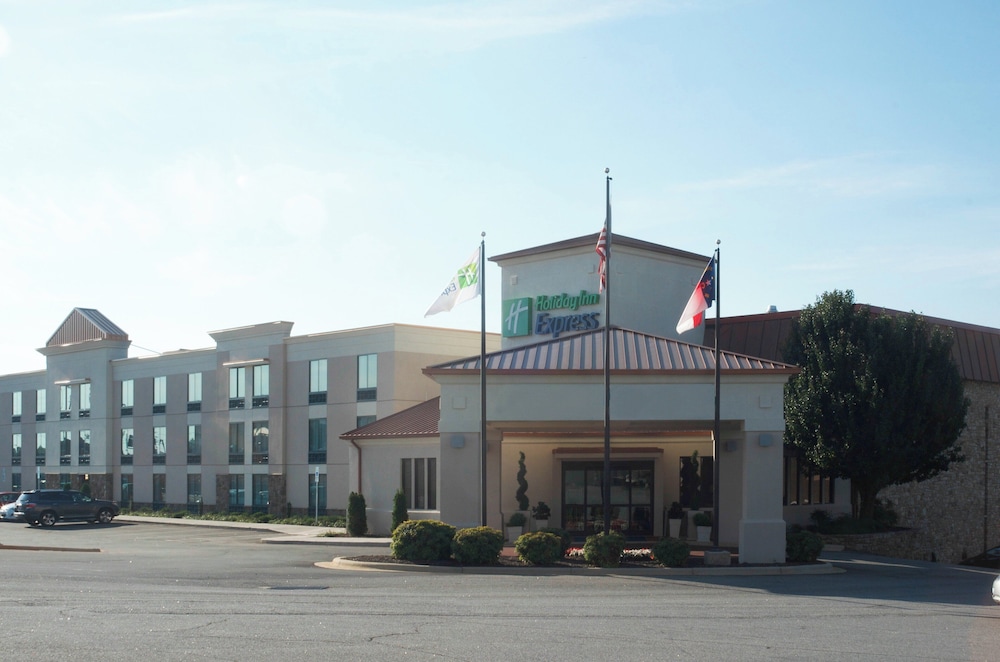 Holiday Inn Express Hickory-Hickory Mart 1/29