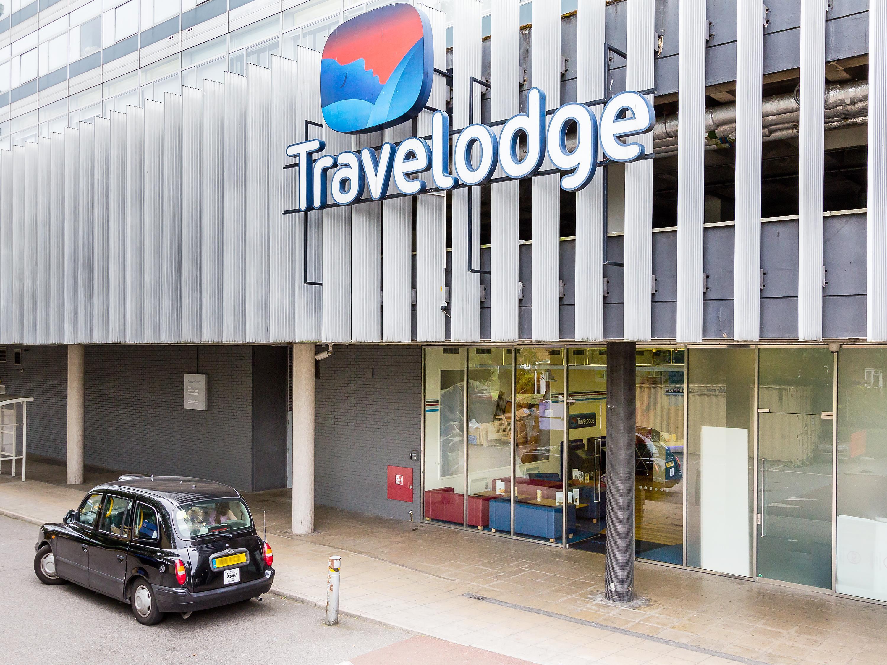Travelodge London Chessington Tolworth 26/32