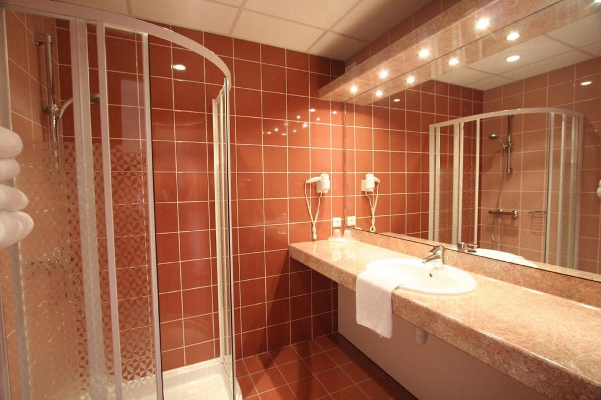 HOTEL ALOE REST. L'ORCHIDEE 45/50