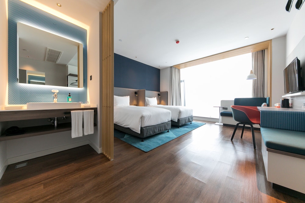 Holiday Inn Express Shanghai Tangzhen 26/63