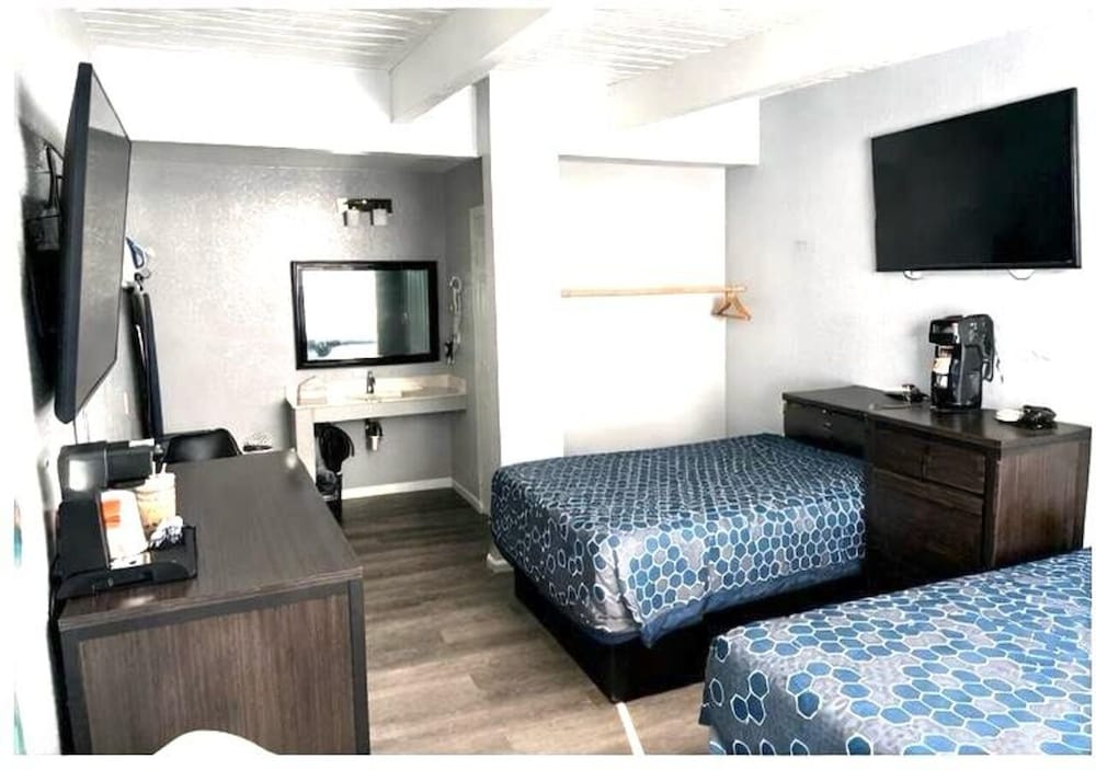 Sea Garden Motel 47/63