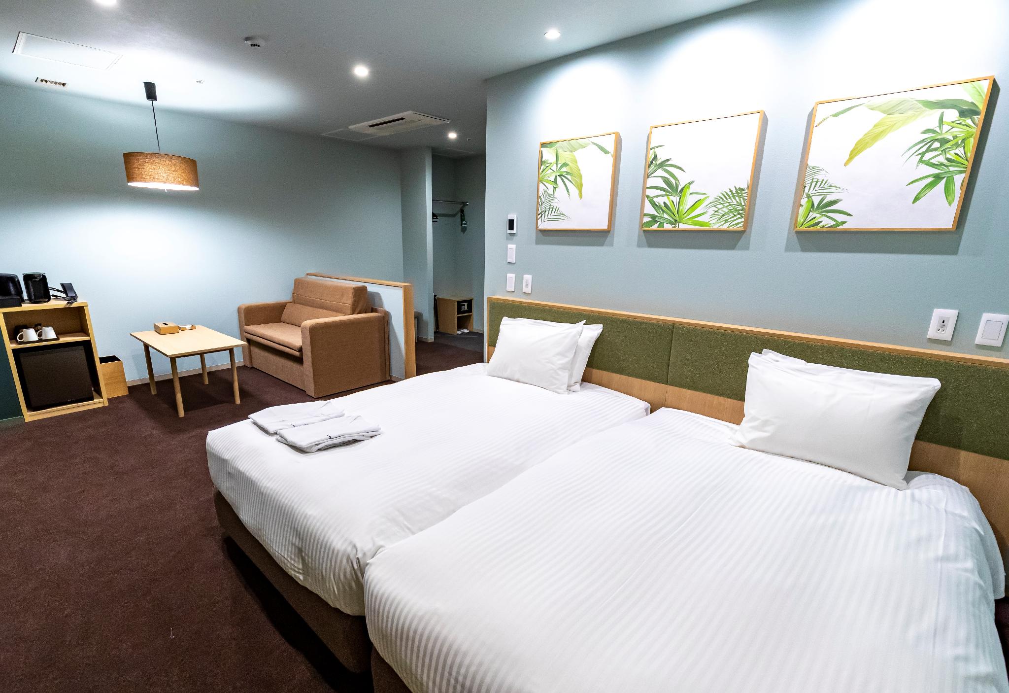 DELUXE, TWIN BEDS