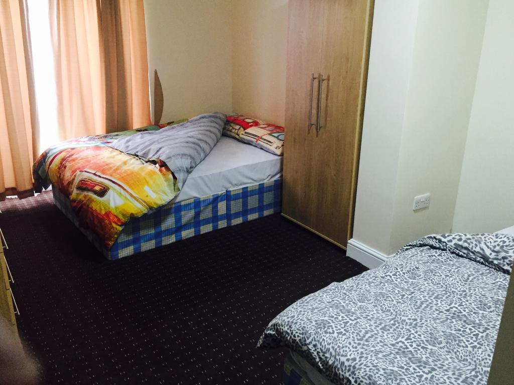 Room, Triple, Shared Bathroom