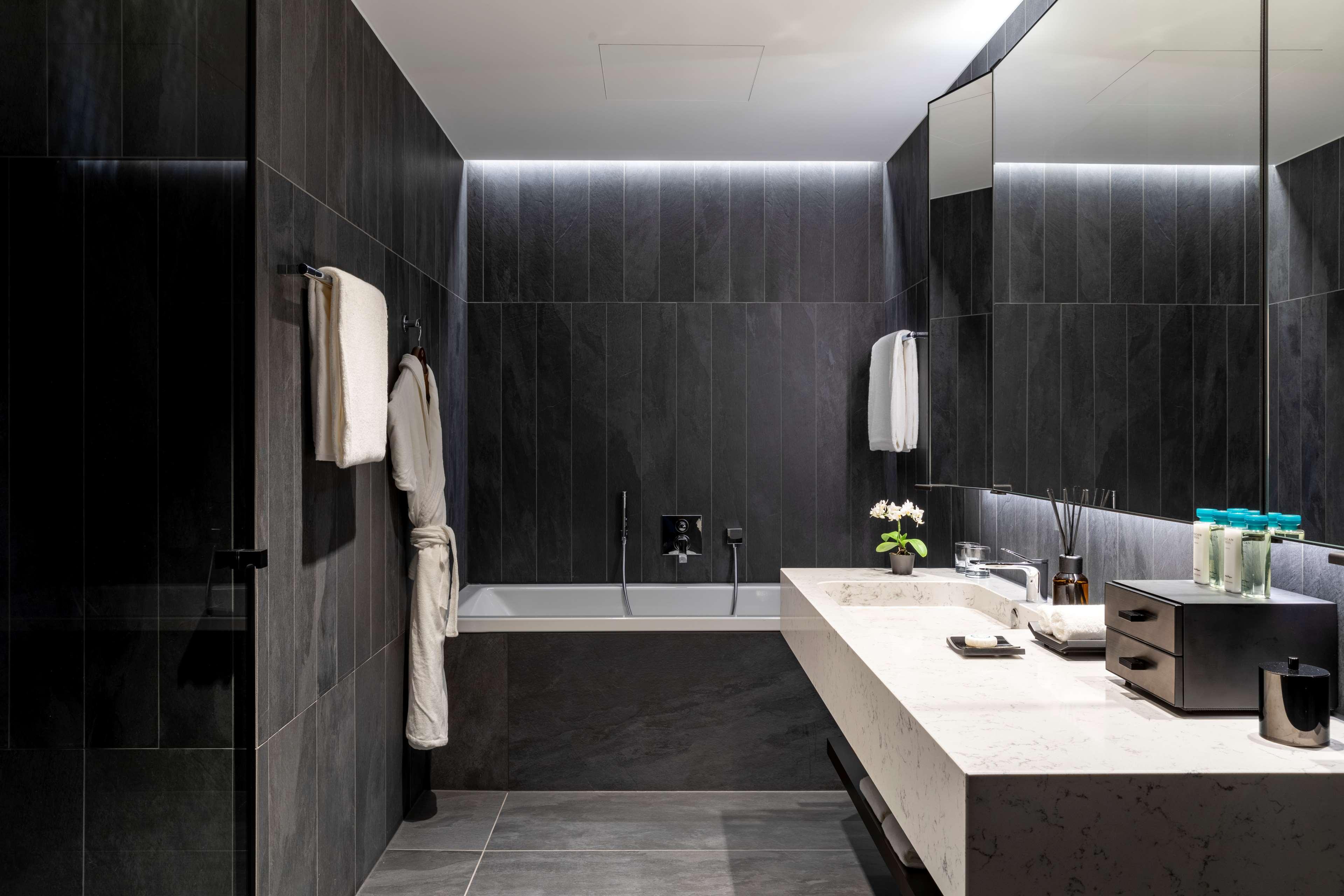 Junior Suite, Kempinski Palace Engelberg 10/10