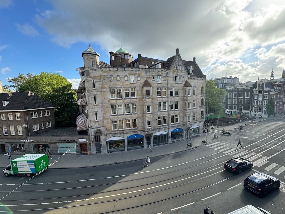Di-Ann Hotel 56/67