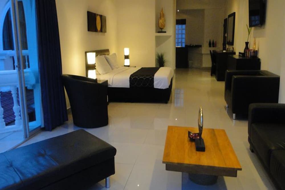 East Suites 55/73
