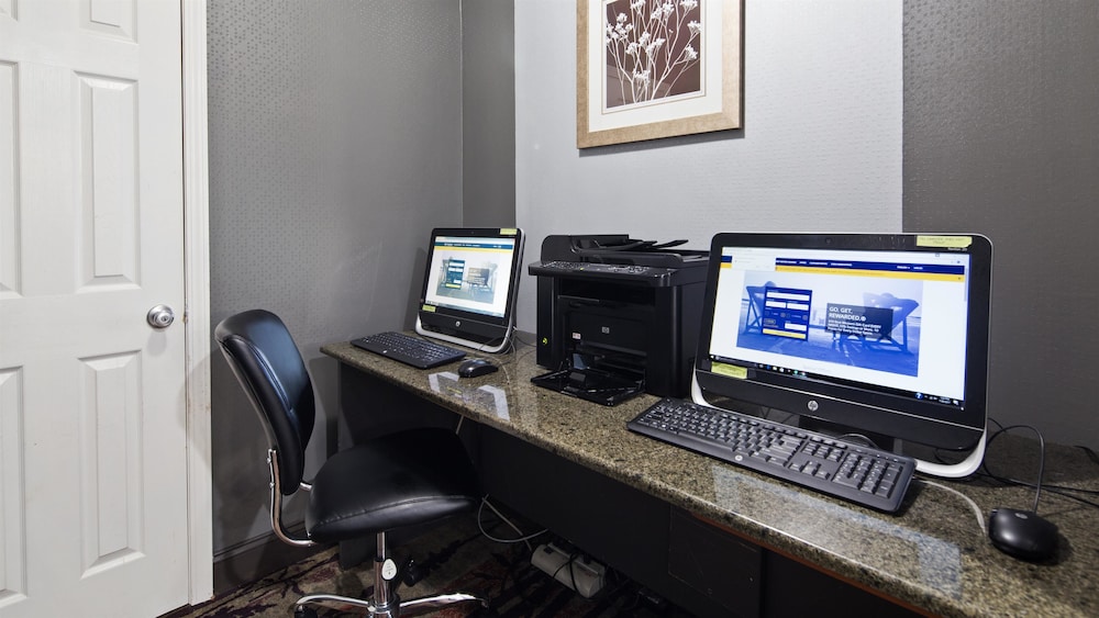 Best Western The Inn At Rochester Airport 29/37