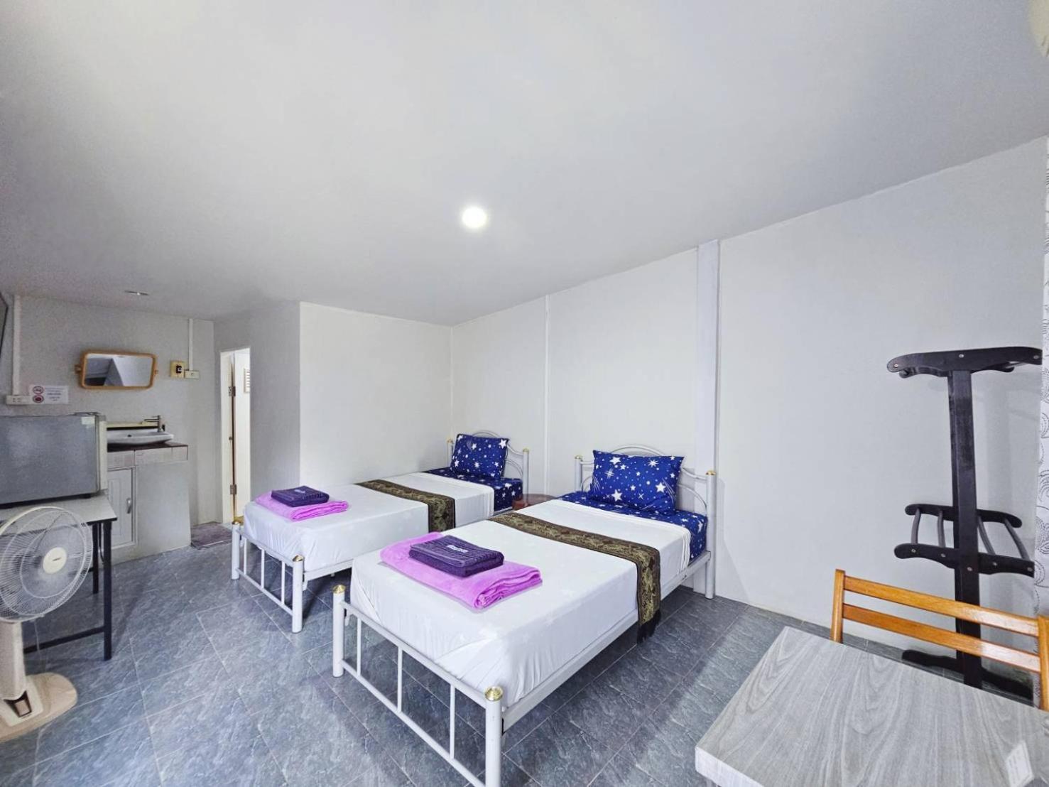 P California Inter Hostel 9/48