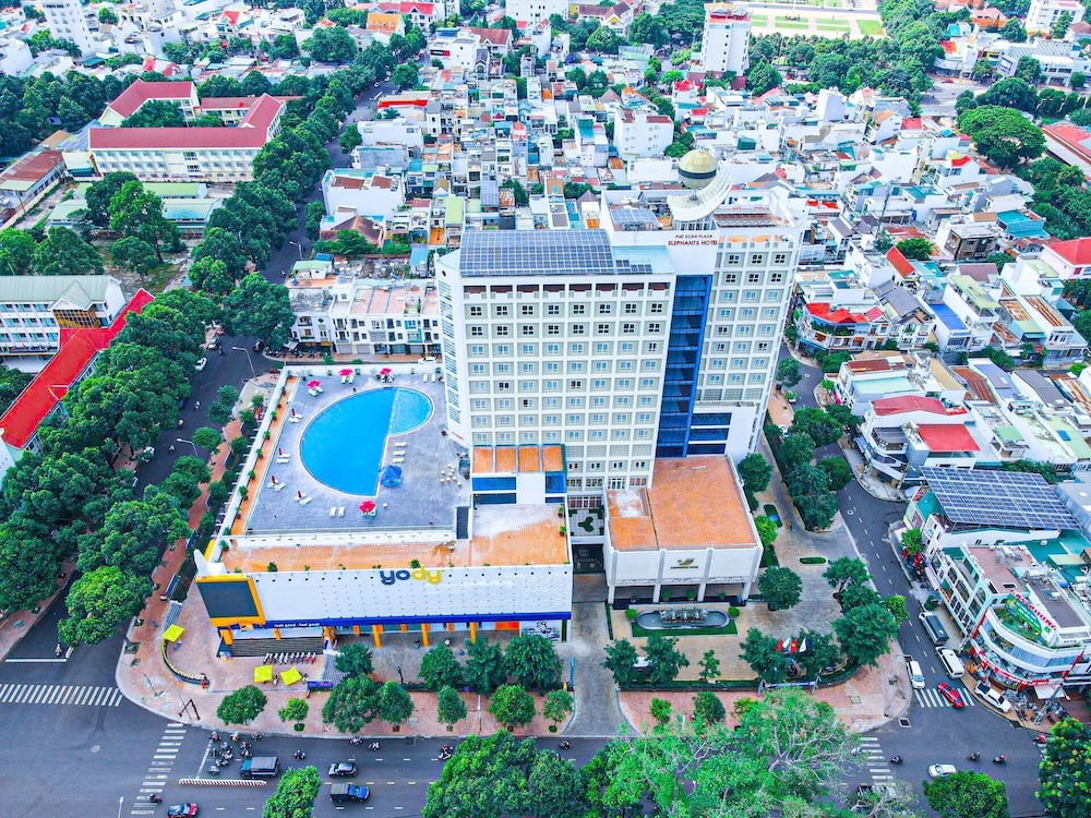 Elephants Hotel Buon Ma Thuot 1/50