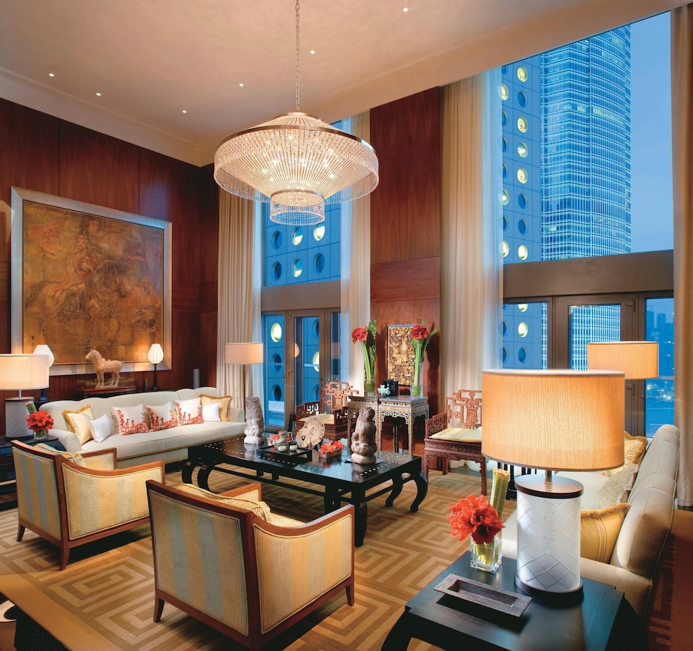 Mandarin Oriental Hong Kong 72/81