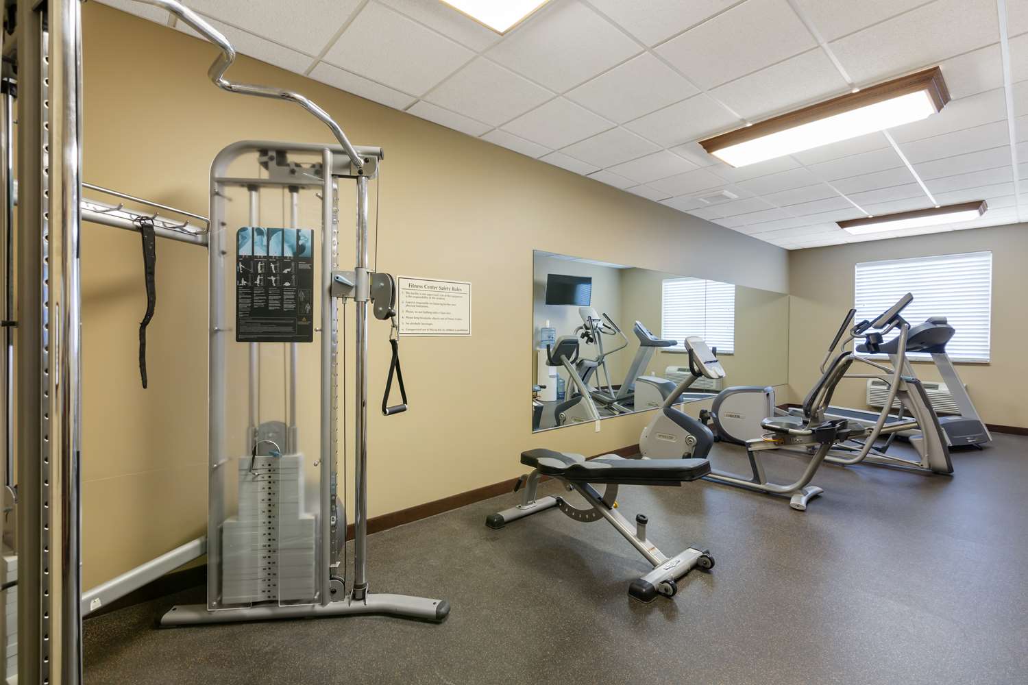 Best Western Golden Prairie Inn & Suites 23/38