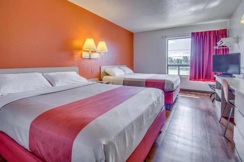 Motel6 Amherst, NY - Buffalo 22/44