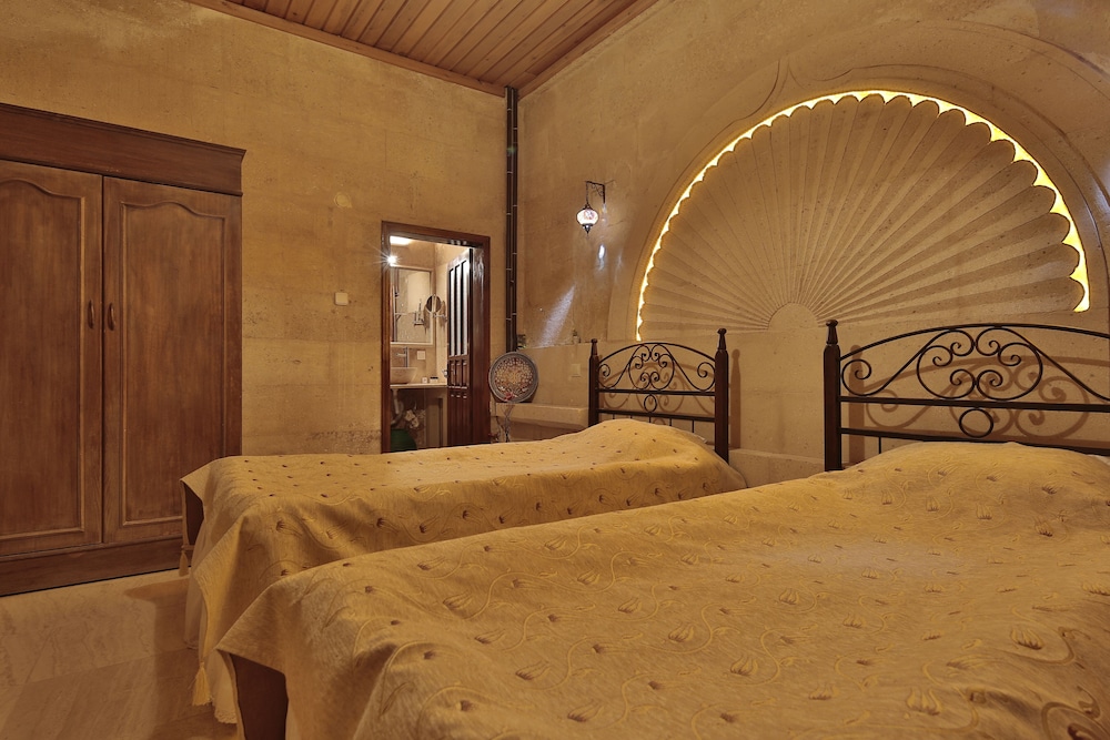 Heaven Cave House 24/64