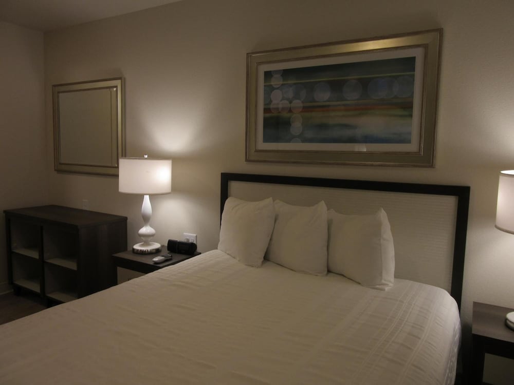 WaterWalk Extended Stay by Wyndham Wichita 20/43