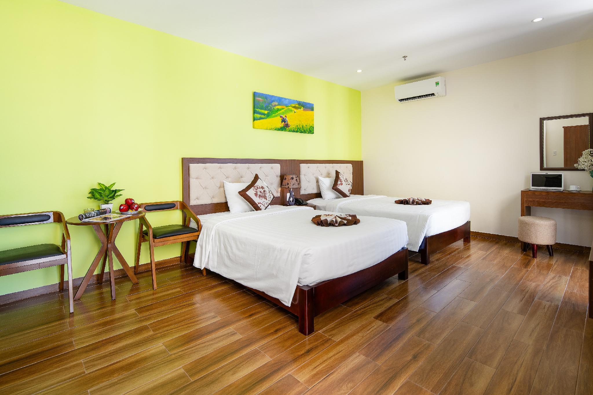 Semi Room, Deluxe, 2 Semi Double Beds, City View
