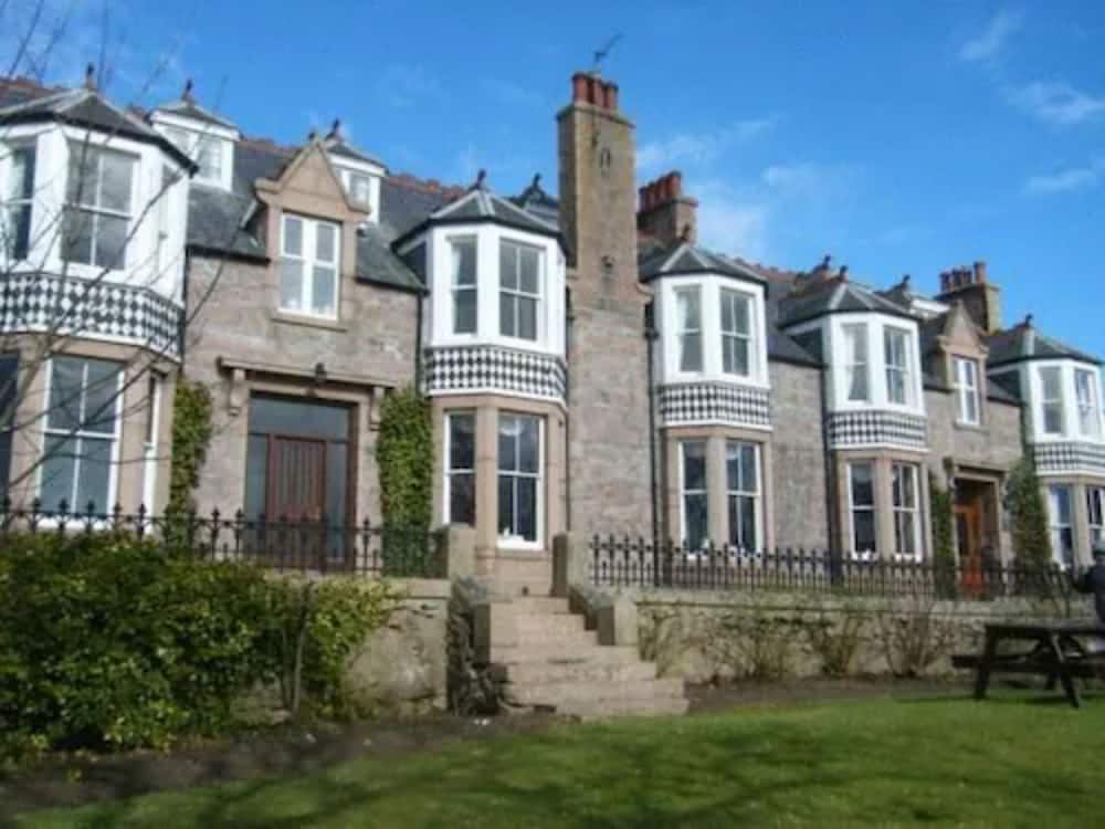 Kilmarnock Arms Hotel 29/30