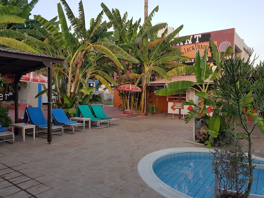 Kkaras Hotel 49/68