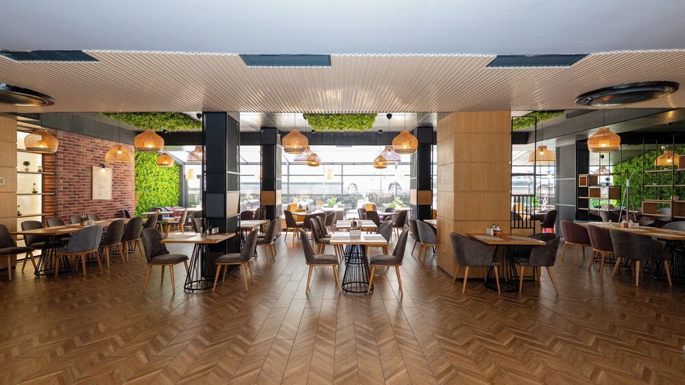 Avenue Hotel 45/50