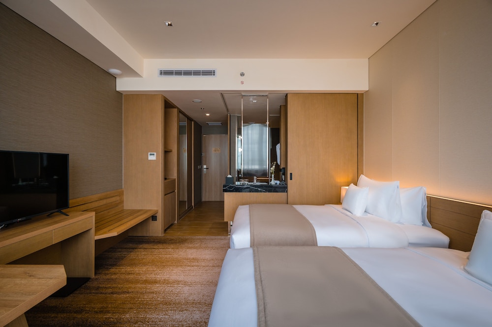 PREMIER, TWIN BEDS