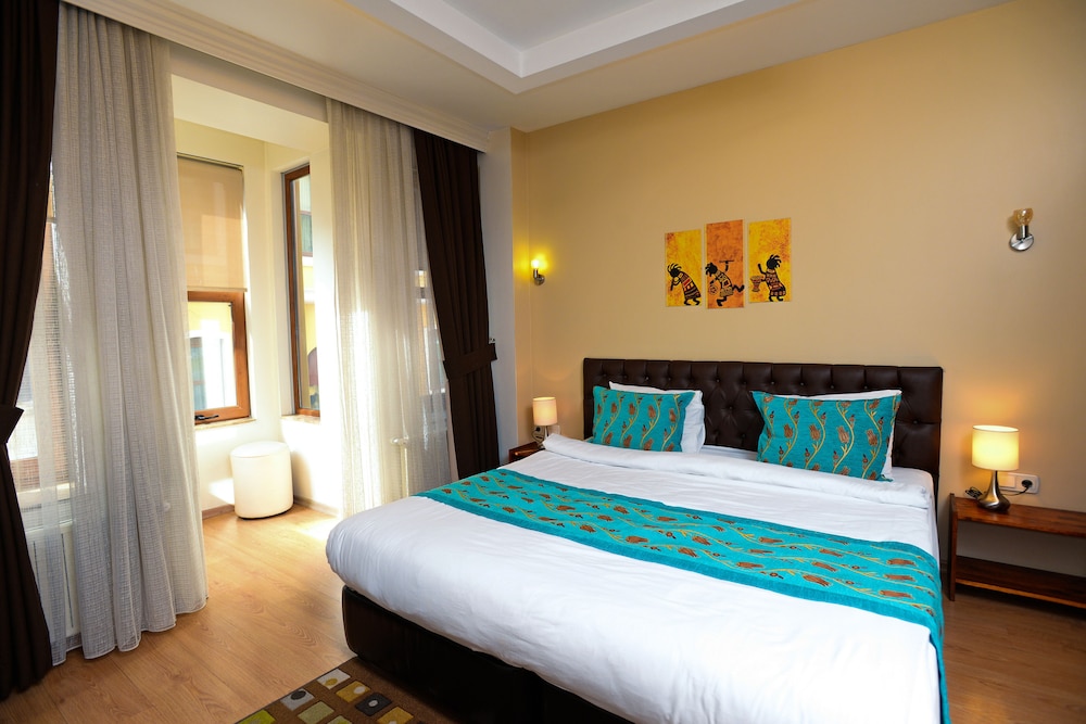 CLASSIC, DOUBLE OR TWIN BED
