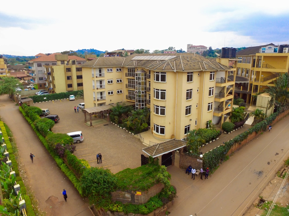 The City Royal Resort Hotel 26/30