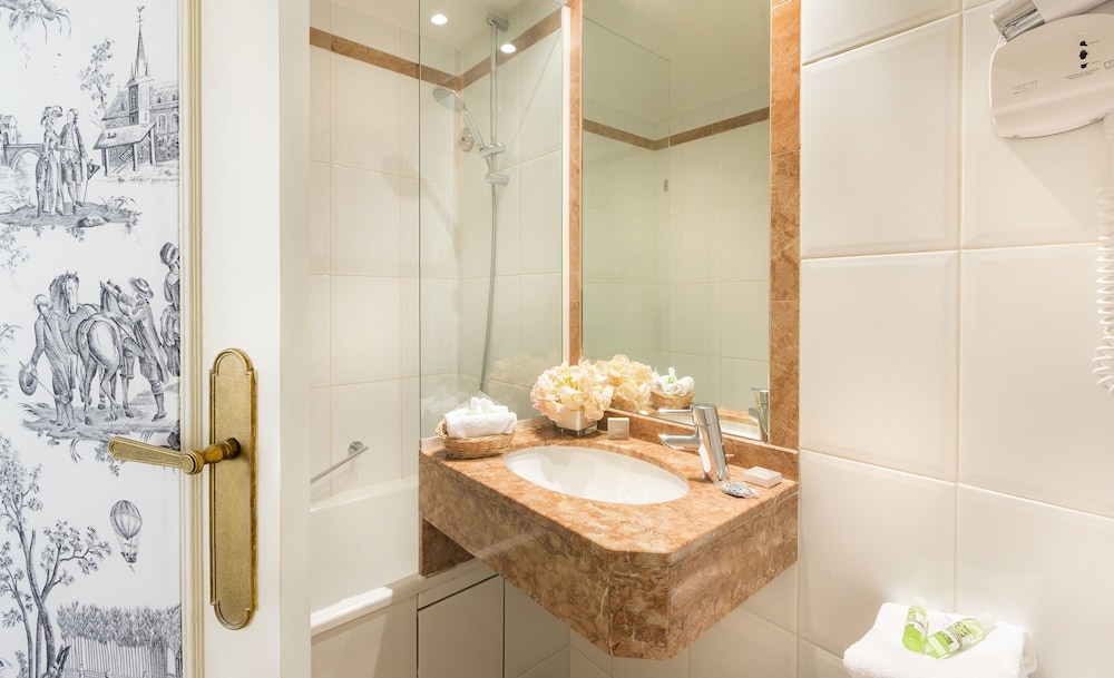 Dauphine Saint Germain Hotel 42/70