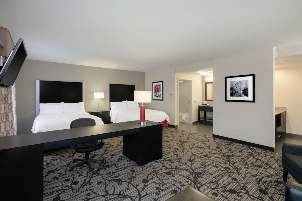 Hampton Inn And Suites Roanoke Airport 47/49