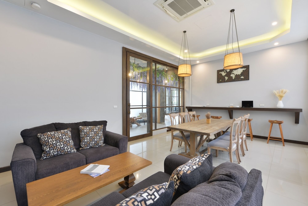 Vst Residence Thepharak 33/50