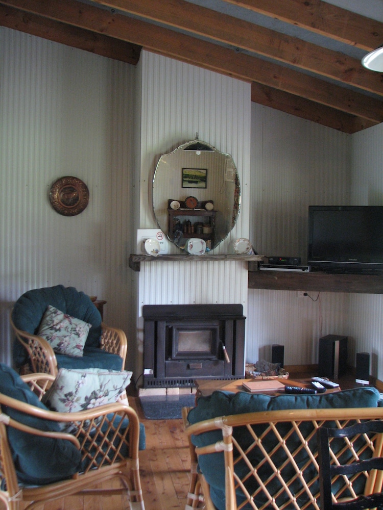 LOVEDALE COTTAGES 26/43