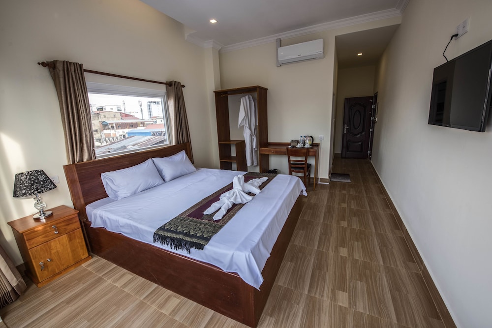 Phnom Penh Le Vincent Hotel 5/27
