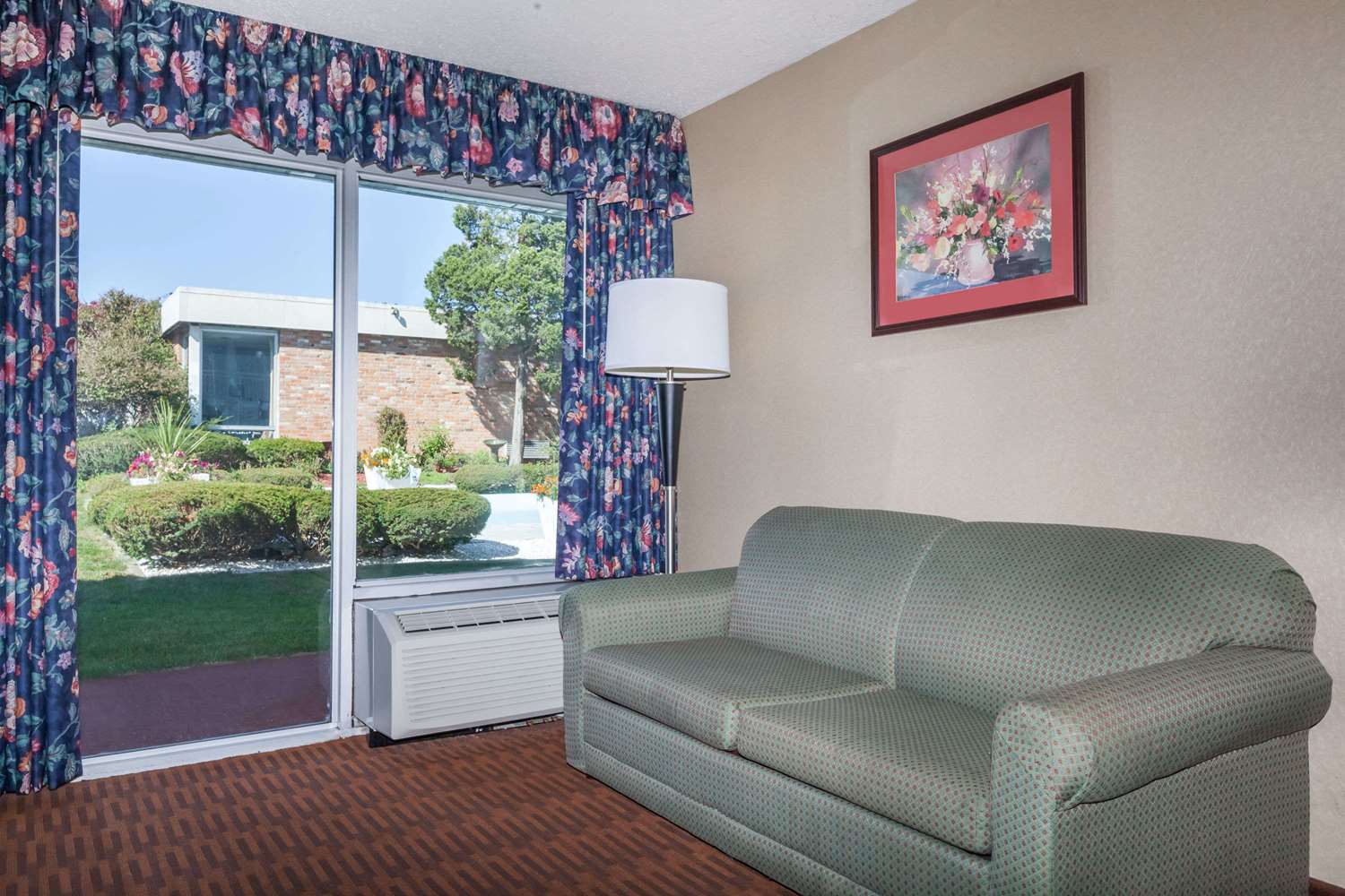 Howard Johnson By Wyndham Albany 22/43
