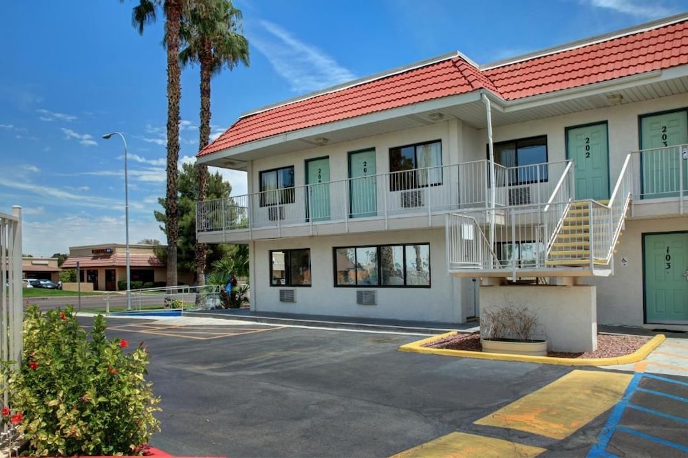 Motel6 Tempe, AZ - Broadway - ASU 46/63